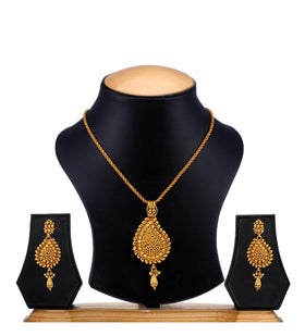 Antique Gold Toned Chain Pendant Set