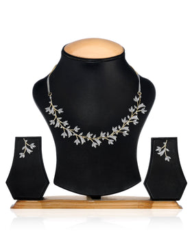 White Stone Flower Necklace Set